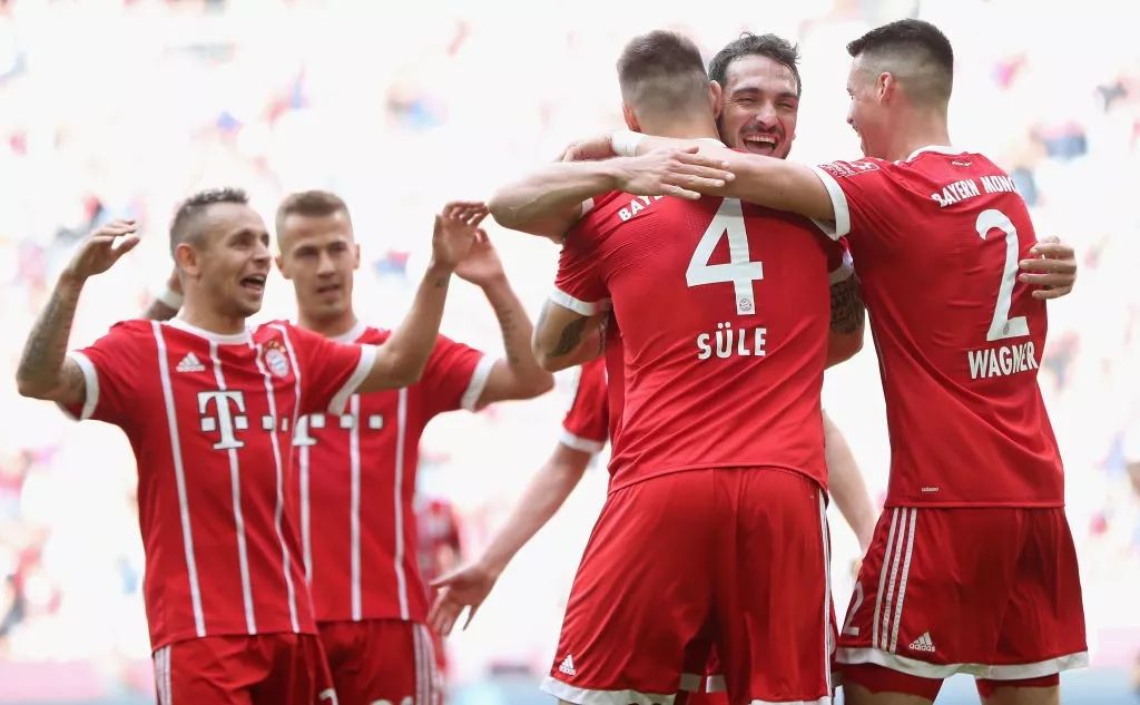  拜仁队长诺伊尔伤愈复出，零封对手终结连败  