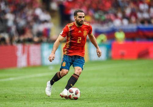  奥斯纳布吕克门将神勇发挥，屡次扑救化解必进危机